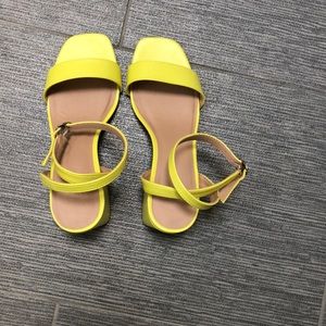Brand New never worn size 6 stewpot sandals